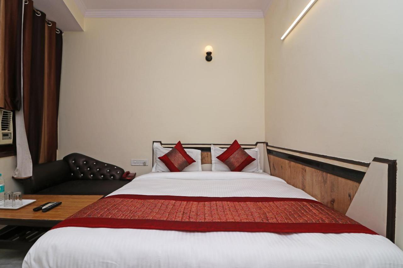 Oyo Hotel Silver Shine Near Gurudwara Shri Bangla Sahib Nova Deli Exterior foto