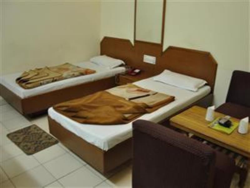 Oyo Hotel Silver Shine Near Gurudwara Shri Bangla Sahib Nova Deli Exterior foto