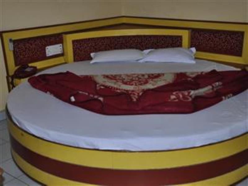 Oyo Hotel Silver Shine Near Gurudwara Shri Bangla Sahib Nova Deli Exterior foto