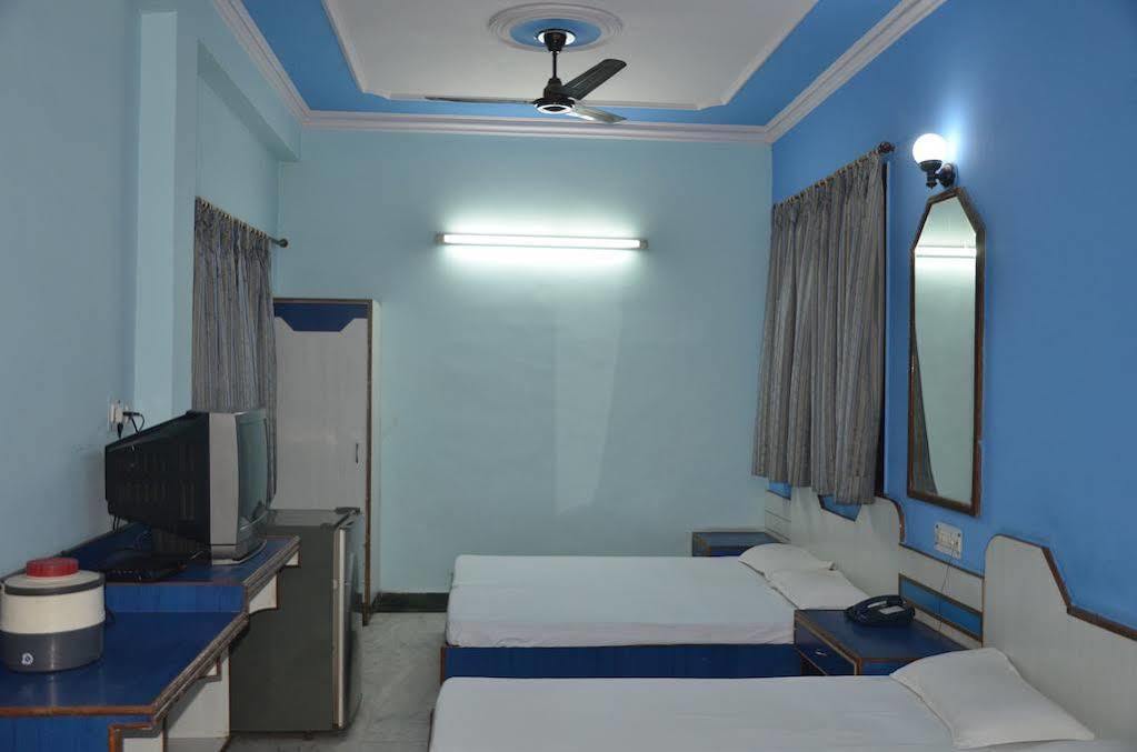 Oyo Hotel Silver Shine Near Gurudwara Shri Bangla Sahib Nova Deli Exterior foto